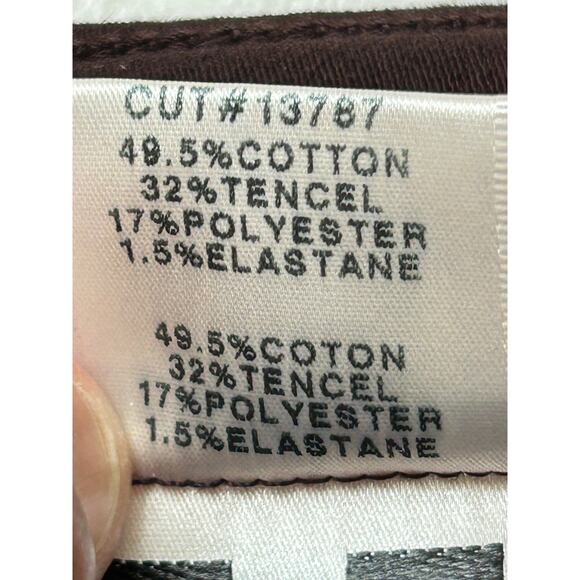 J Brand Kane Straight Fit Jean French Terry Burgundy Size 34 NWTs - Picture 9 of 13